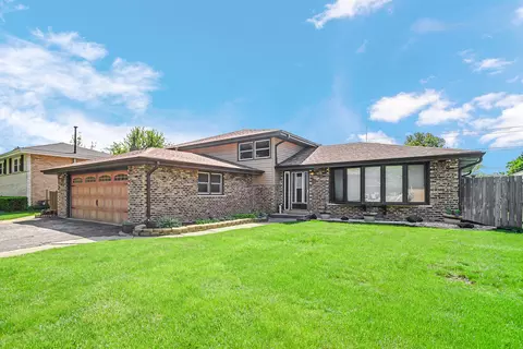 10324 S Kathy Ct, Palos Hills, IL 60465
