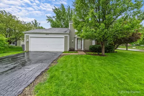 1835 Saint Andrews Cir, Elgin, IL 60123