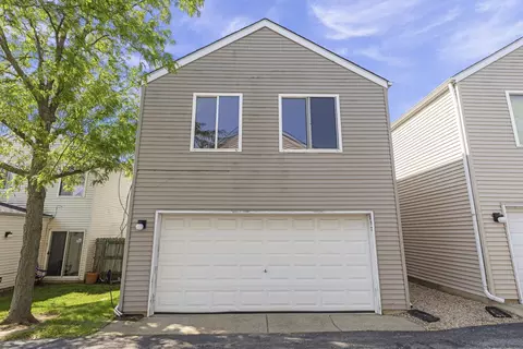 Exterior - 897 Symphony Dr, Aurora, IL 60504 photo 4 of 4