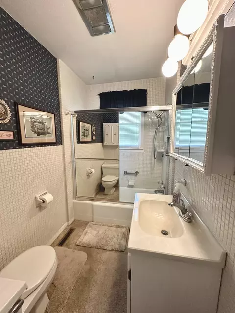 Bath - 606 Robert Webb Dr, Monticello, IL 61856 photo 1 of 1