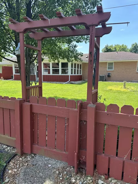 Exterior - 606 Robert Webb Dr, Monticello, IL 61856 photo 14 of 15