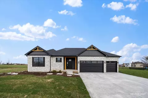 665 Ivan Dr, Sycamore, IL 60178