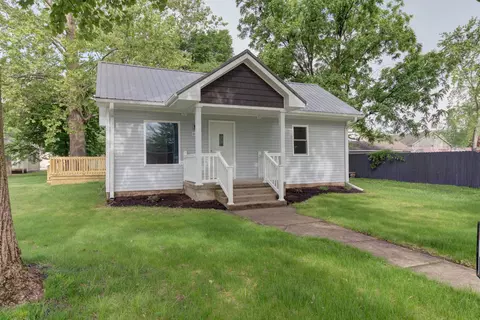 606 N Niles Ave, Tuscola, IL 61953