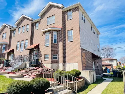 2501 W 36th St #16, Chicago, IL 60632