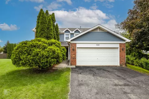 720 Small Ct, Naperville, IL 60563