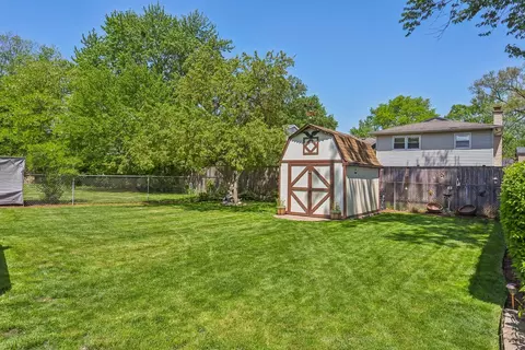 Exterior - 1460 Marcy Ln, Wheeling, IL 60090 photo 6 of 8