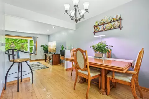 Dining - 1460 Marcy Ln, Wheeling, IL 60090 photo 2 of 2