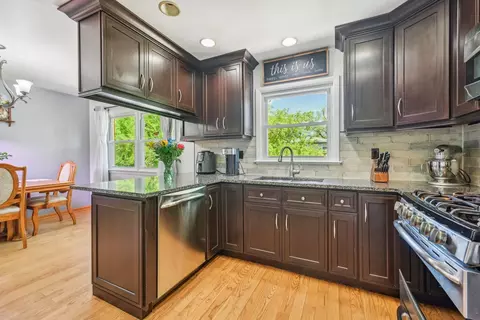 Kitchen - 1460 Marcy Ln, Wheeling, IL 60090 photo 4 of 4