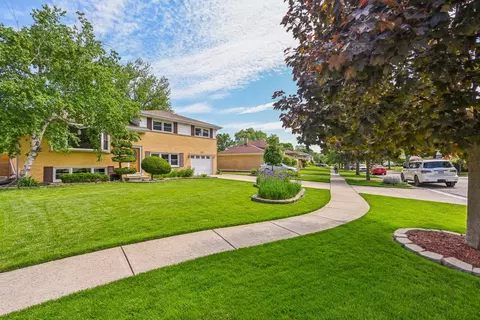 Exterior - 1460 Marcy Ln, Wheeling, IL 60090 photo 8 of 8