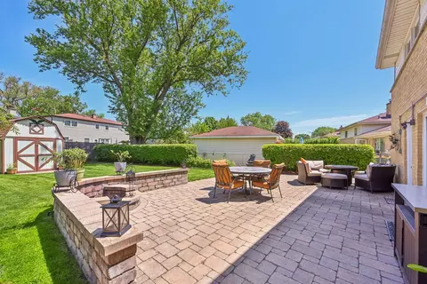 Exterior - 1460 Marcy Ln, Wheeling, IL 60090 photo 3 of 8