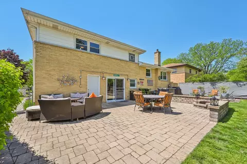 Exterior - 1460 Marcy Ln, Wheeling, IL 60090 photo 2 of 8