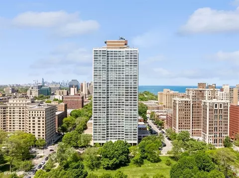 1700 E 56th St #1001, Chicago, IL 60637