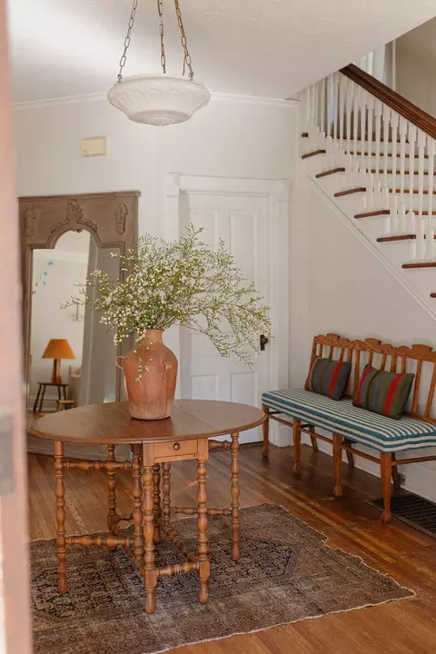 Entry Way - 408 N Spring St, Elgin, IL 60120 photo 4 of 13