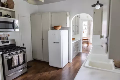 Kitchen - 408 N Spring St, Elgin, IL 60120 photo 3 of 5