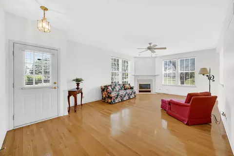 9 Brixton Ct, Algonquin, IL 60102 photo 2