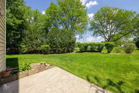 758 Buckingham Ct, Hoffman Estates, IL 60169 photo 26