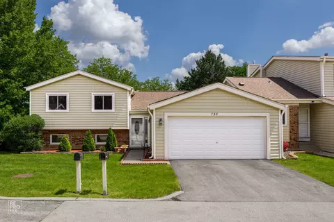 758 Buckingham Ct, Hoffman Estates, IL 60169