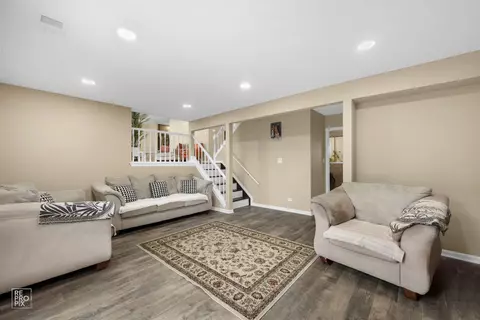758 Buckingham Ct, Hoffman Estates, IL 60169 photo 15