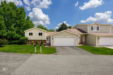 758 Buckingham Ct, Hoffman Estates, IL 60169 photo 3