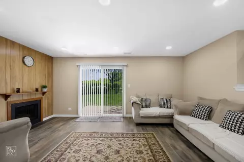 758 Buckingham Ct, Hoffman Estates, IL 60169 photo 16