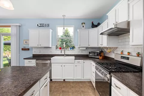949 Avalon Way, Minooka, IL 60447 photo 3
