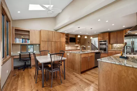 3206 Maple Leaf Dr, Glenview, IL 60026 photo 7