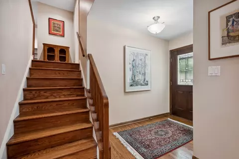 3206 Maple Leaf Dr, Glenview, IL 60026 photo 4