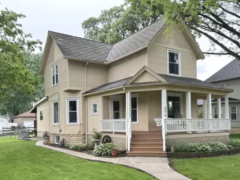171 N Main St, Herscher, IL 60941