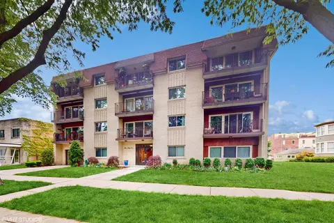 339 Home Ave #2D, Oak Park, IL 60302