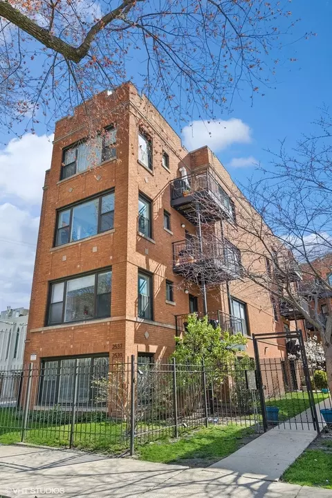 2539 N Sawyer Ave #3A, Chicago, IL 60647