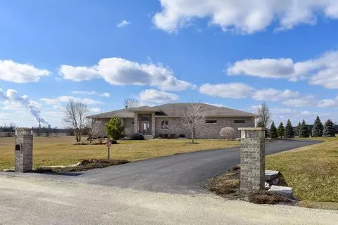 6822 Baler Ln, Stillman Valley, IL 61084