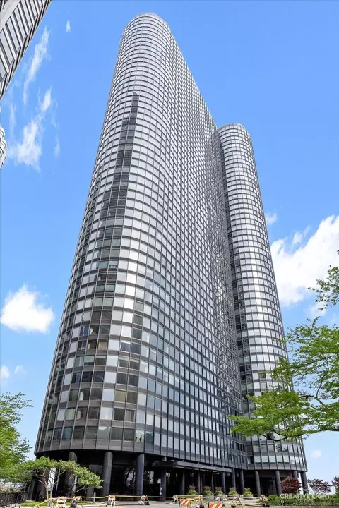155 N Harbor Dr #2206, Chicago, IL 60601