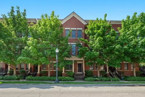 203 Prairie St, Elgin, IL 60120