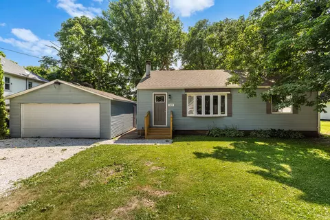 409 S Jefferson St, Saybrook, IL 61770