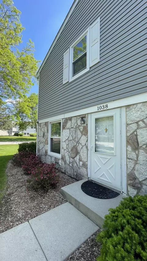 1038 Boston Hbr #1038, Schaumburg, IL 60193