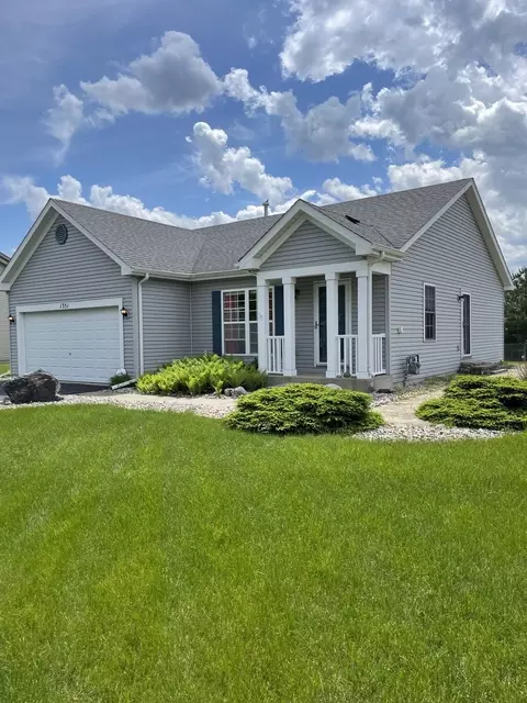1351 Dahlgren Ln, Minooka, IL 60447