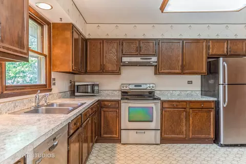 1166 Geringer Rd, Algonquin, IL 60102 photo 8