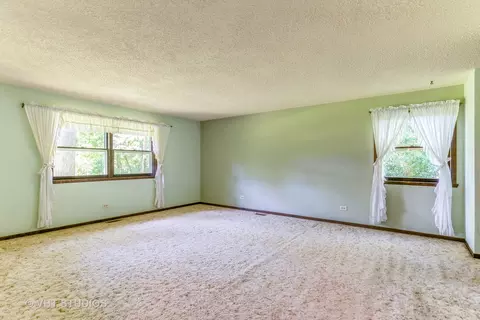 1166 Geringer Rd, Algonquin, IL 60102 photo 6