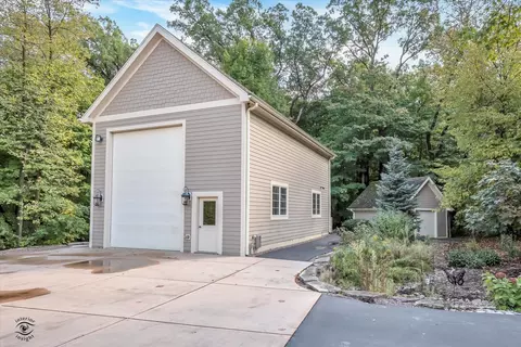 Exterior - 20937 Wolf Rd, Mokena, IL 60448 photo 2 of 20