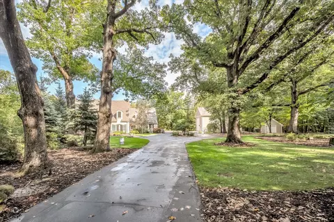 Exterior - 20937 Wolf Rd, Mokena, IL 60448 photo 13 of 20