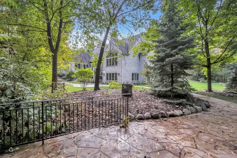 Exterior - 20937 Wolf Rd, Mokena, IL 60448 photo 8 of 20