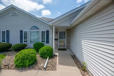 1308 Inglewood Cir #1308, Bloomington, IL 61704