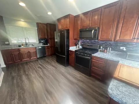 435 Morton St, Hoffman Estates, IL 60169 photo 4
