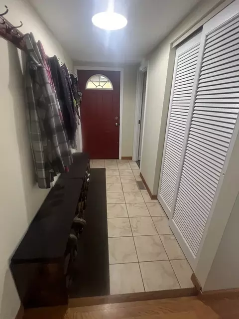 435 Morton St, Hoffman Estates, IL 60169 photo 3