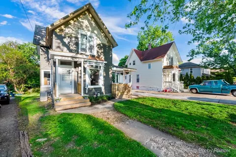 451 Ashland Ave, Elgin, IL 60123 photo 2