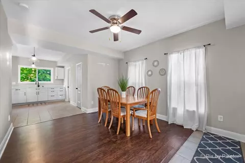 451 Ashland Ave, Elgin, IL 60123 photo 7
