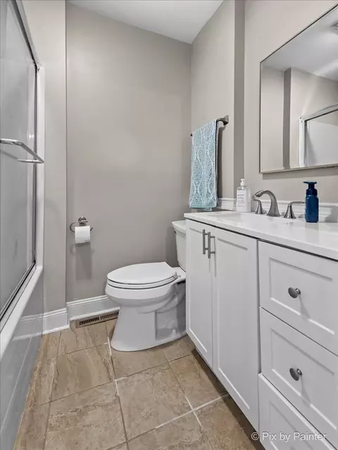 451 Ashland Ave, Elgin, IL 60123 photo 13