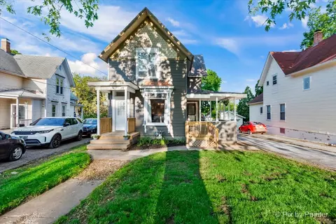 451 Ashland Ave, Elgin, IL 60123