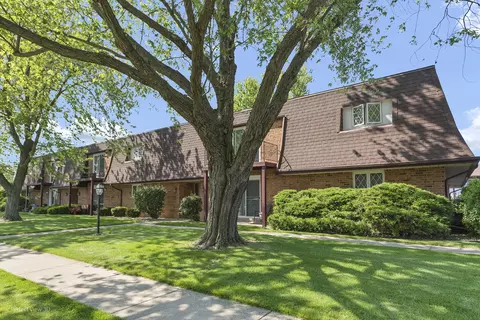 1019 Shagbark Rd #2E, New Lenox, IL 60451