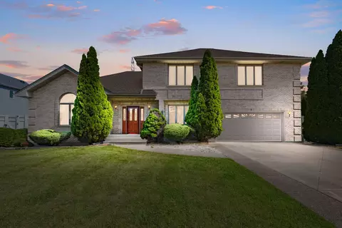 2 Andover Dr, Prospect Heights, IL 60070